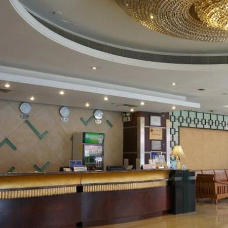 Yingfeng Hotel Дунгуань Экстерьер фото