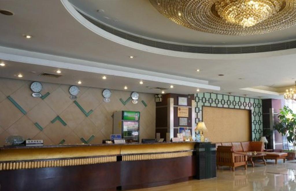 Yingfeng Hotel Дунгуань Экстерьер фото
