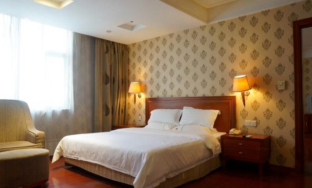 Yingfeng Hotel Дунгуань Номер фото