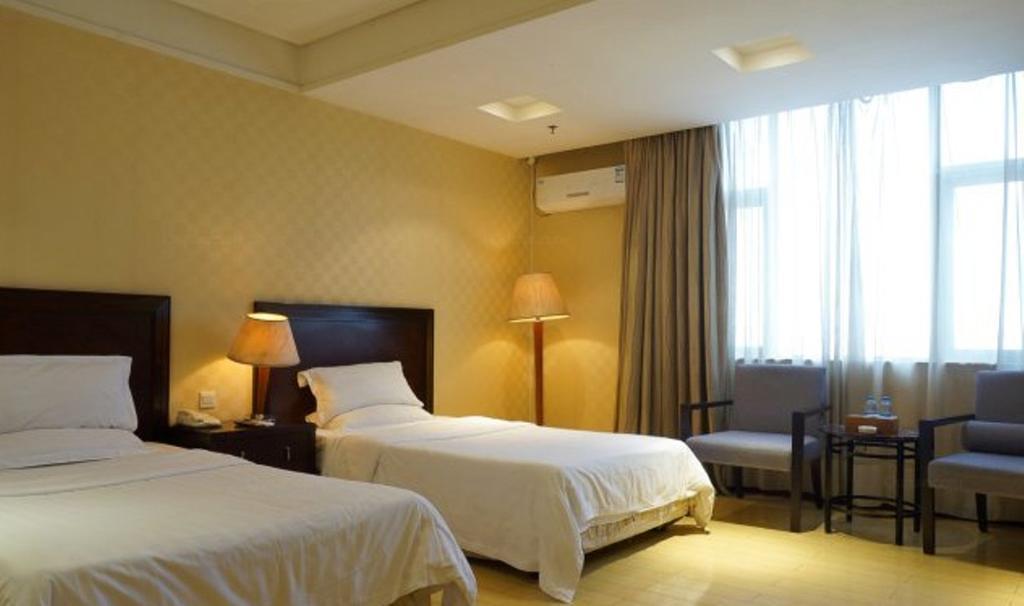 Yingfeng Hotel Дунгуань Номер фото