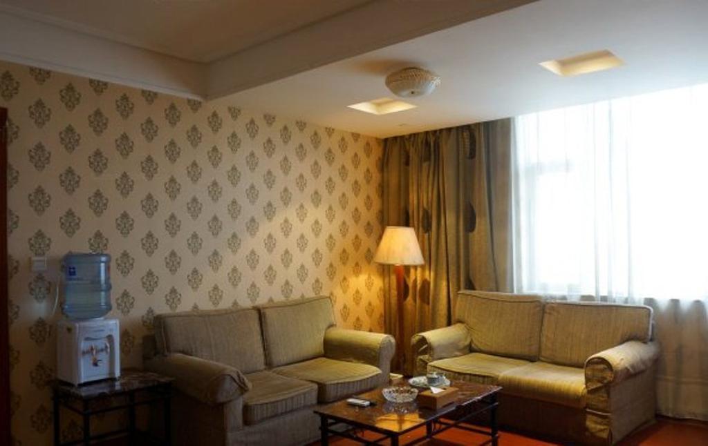Yingfeng Hotel Дунгуань Номер фото