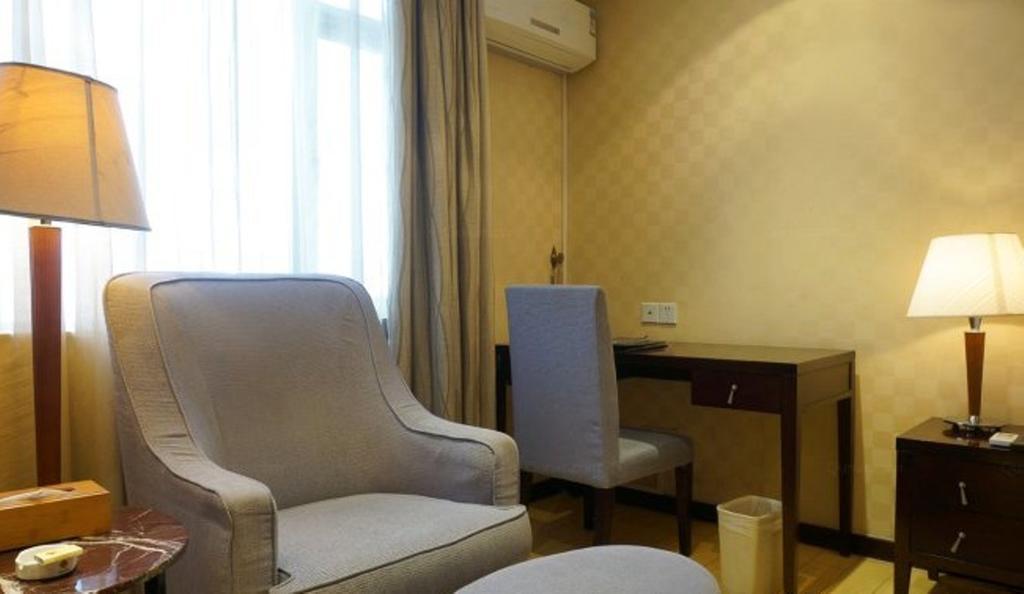 Yingfeng Hotel Дунгуань Номер фото