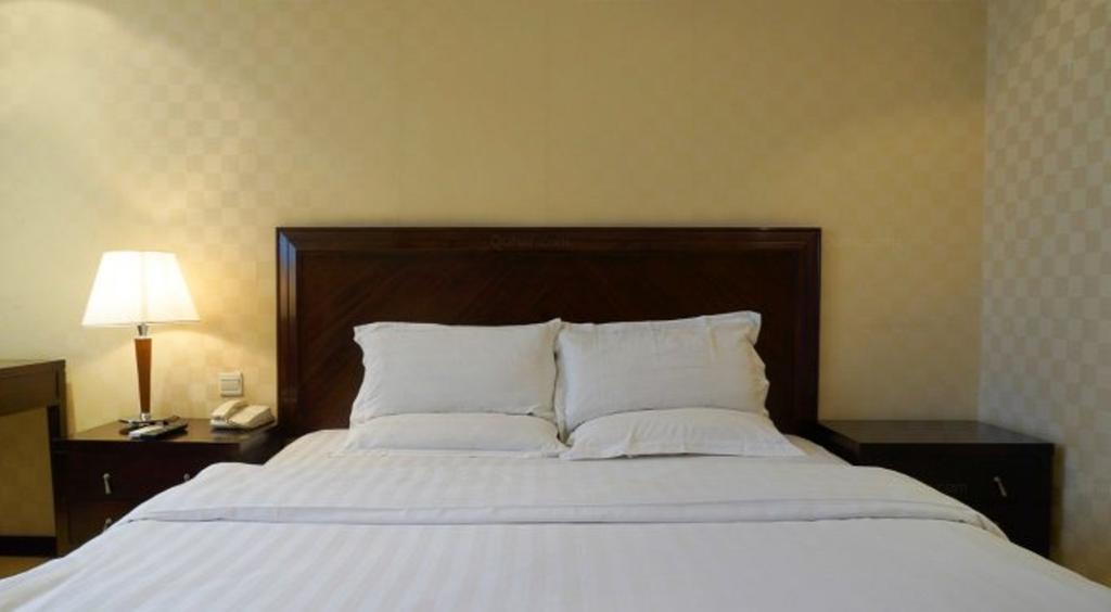 Yingfeng Hotel Дунгуань Номер фото